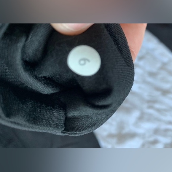 Lululemon  leggings 28” size 6 - Picture 3 of 3